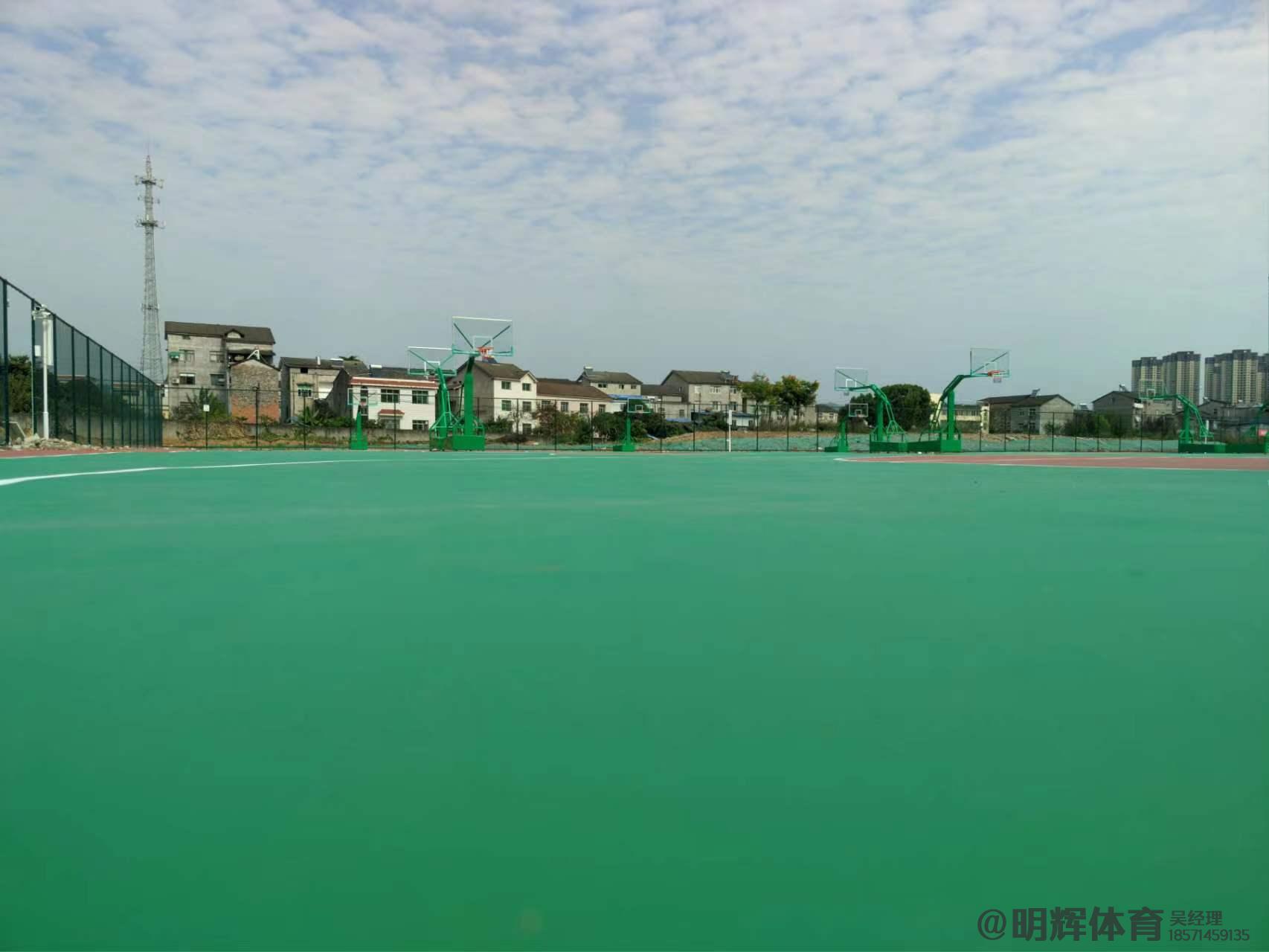 重庆硬地丙烯酸球场的优缺点